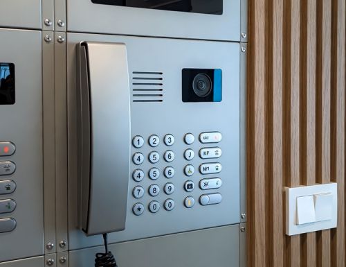 Modernize o Seu Escritório: A Revolução do Intercom e Portaria Integrados na Central Telefónica Virtual